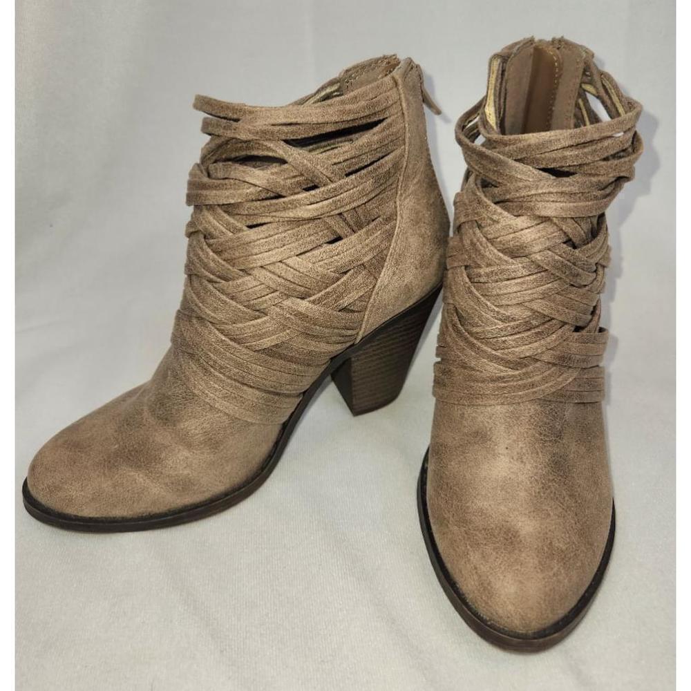 Fergalicious boots Size 6M
